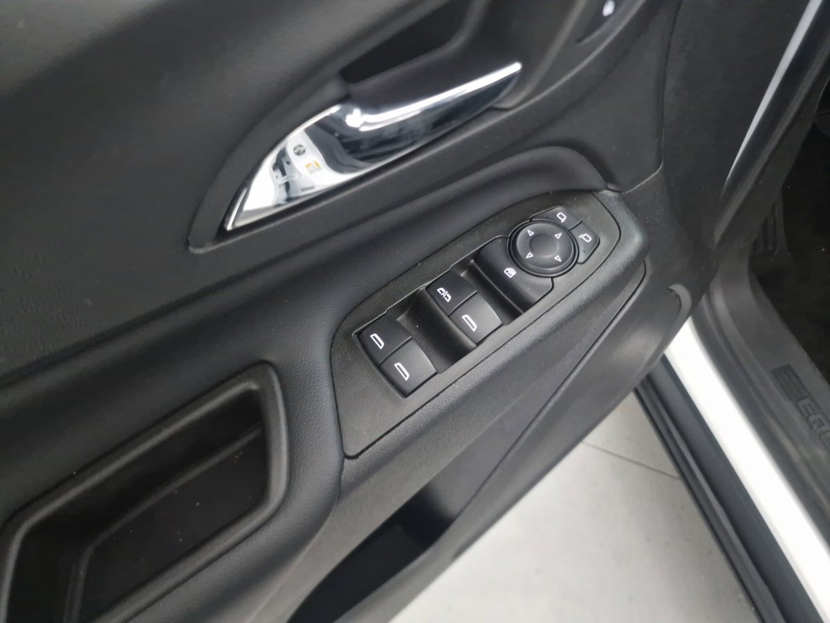 2022 Chevrolet Equinox LT - Photo 21