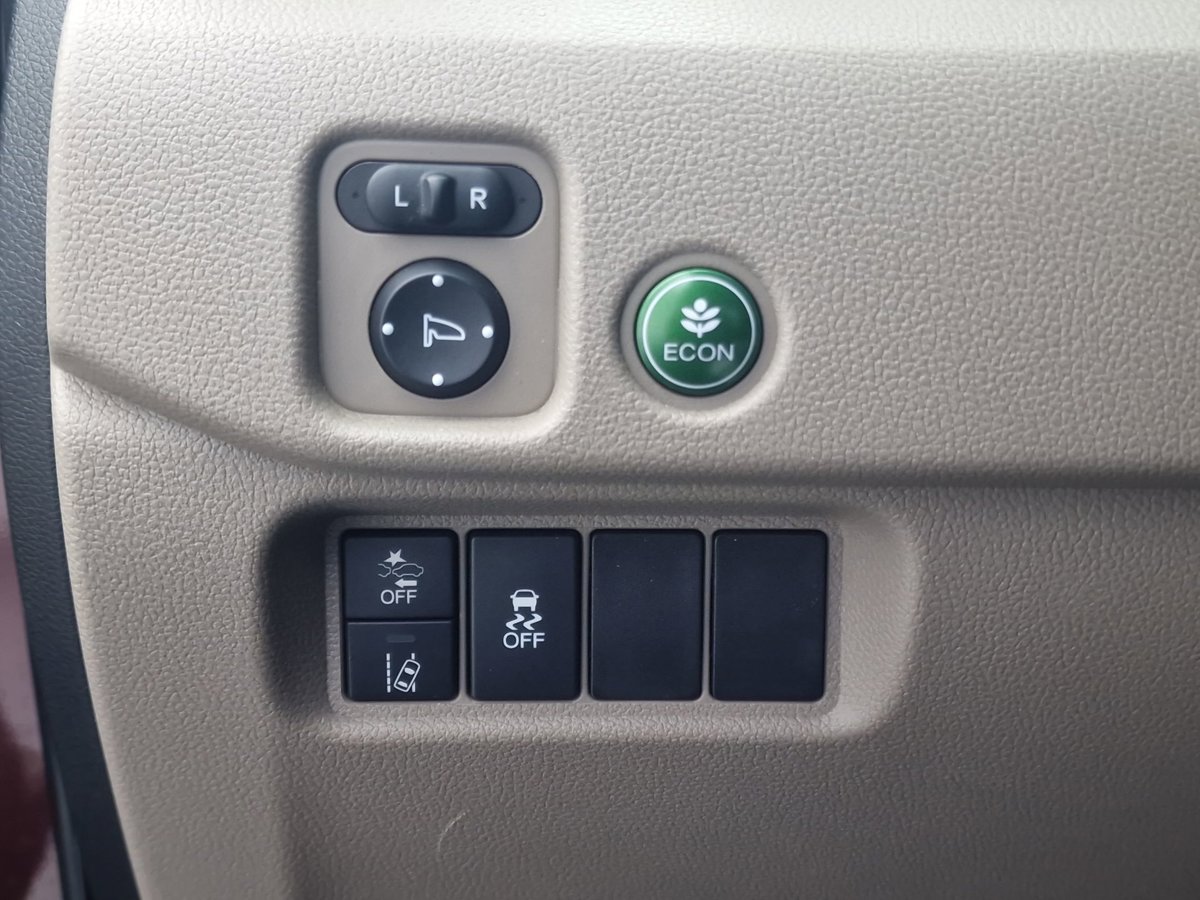 2022 Honda Pilot SE - Photo 17