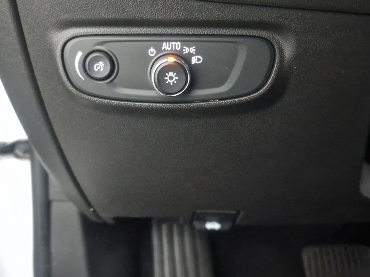 2022 Chevrolet Equinox LT - Photo 17