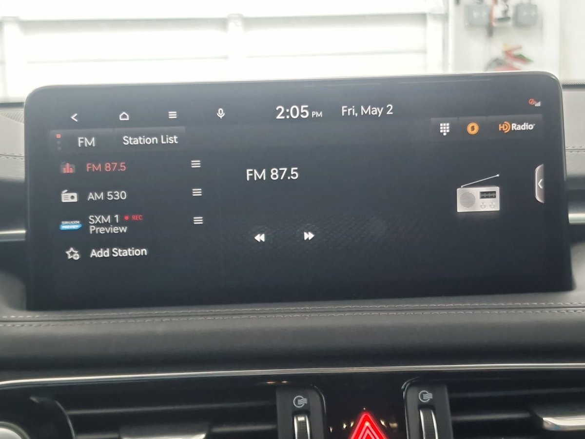 2022 GENESIS G70 Standard - Photo 13