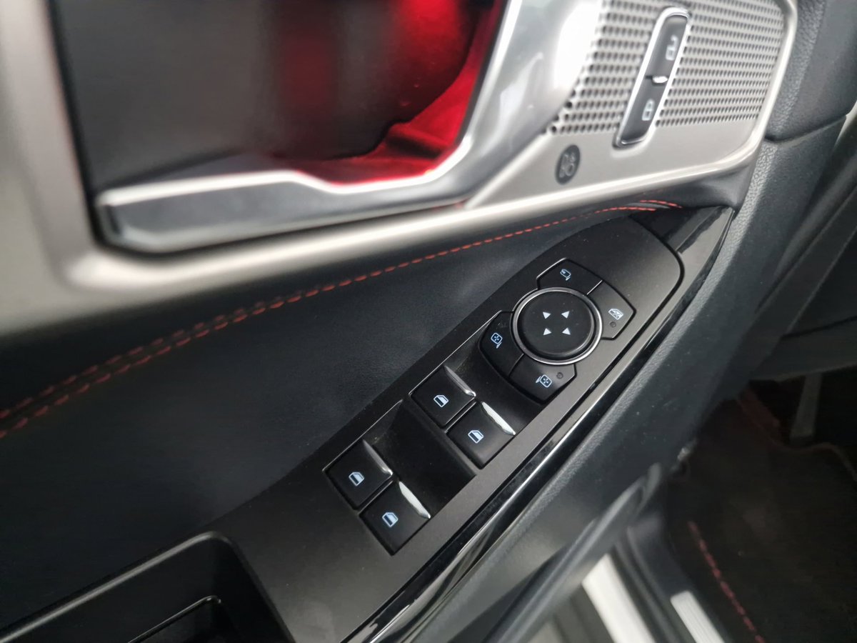 2022 Ford Explorer ST-LINE - Photo 23