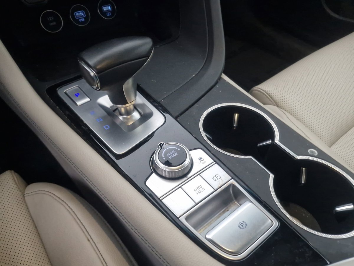 2022 GENESIS G70 Standard - Photo 16