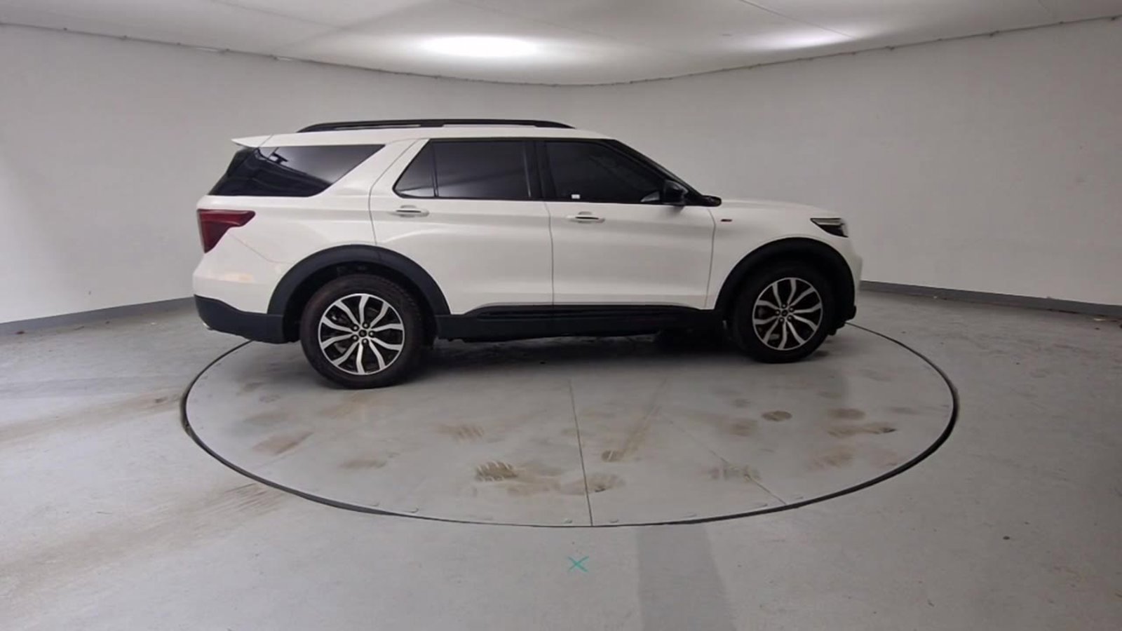 2022 Ford Explorer ST-LINE - Photo 7